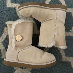 Womens Ugg Boots 7 Cream/Neutral